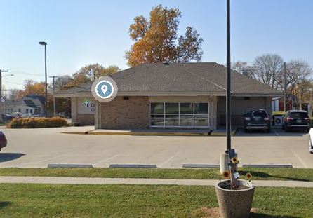 Exterior front view of CHI Health Lenox Clinic - Family Medicine/Internal Medicine