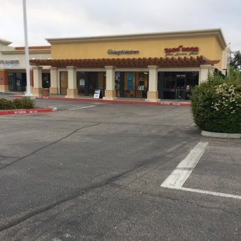 Exterior front view of Dignity Health Laboratories - The Crossing Shopping Center - Paso Robles, CA