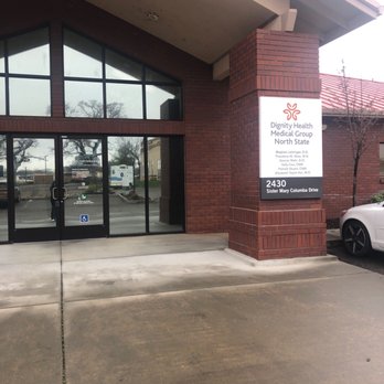 Exterior front view of OBGYN & Family Medicine - Dignity Health Medical Group - Red Bluff, CA
