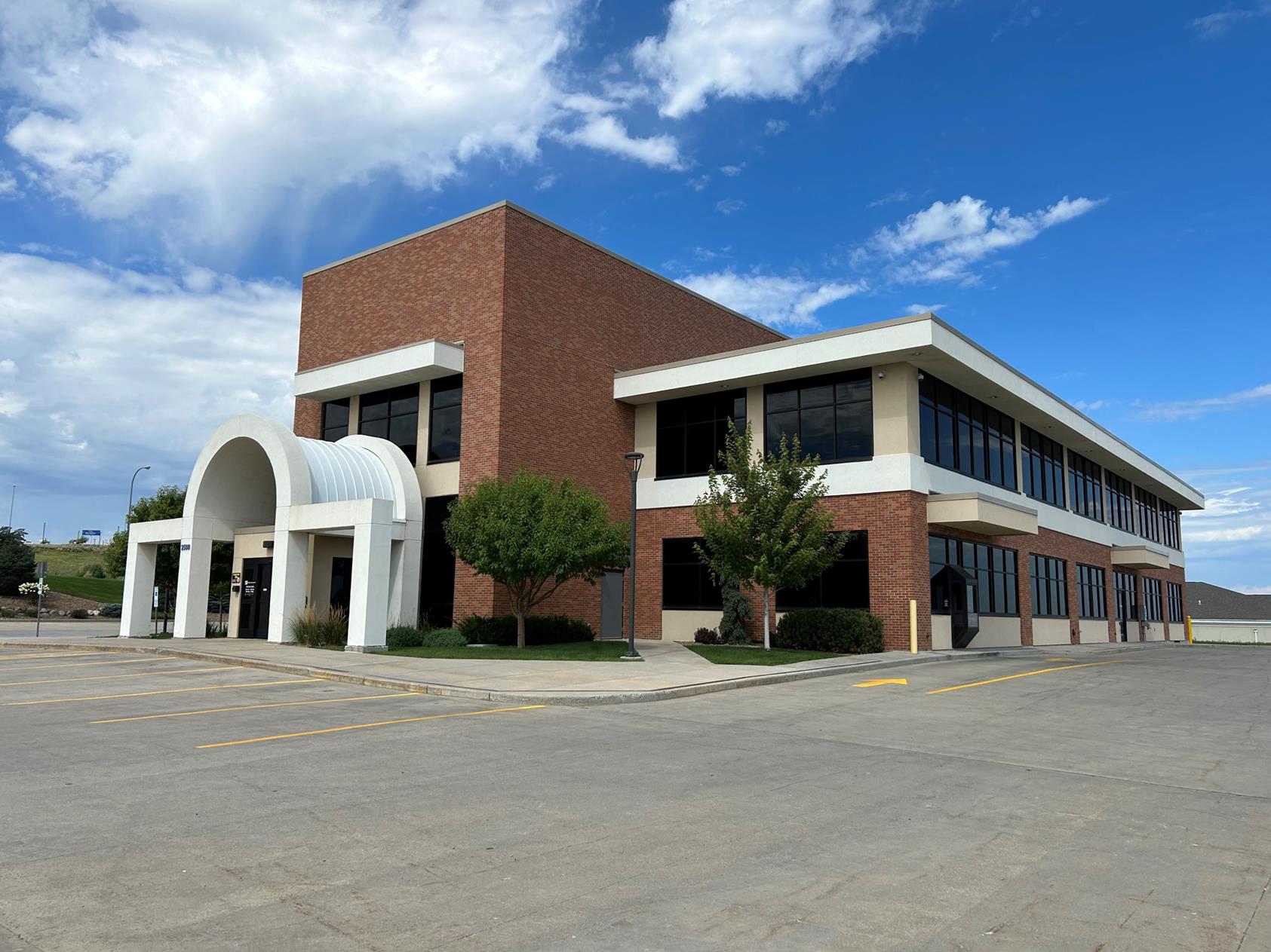 Exterior front view of CHI St. Alexius Health Mandan Medical Plaza