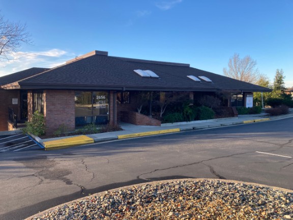 Exterior front view of Surgical Services - Dignity Health Medical Group - Redding, CA