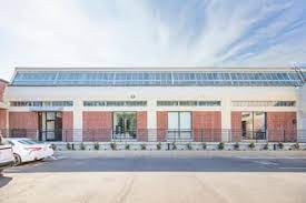 Exterior front view of Mercy Cancer Center - Sacramento