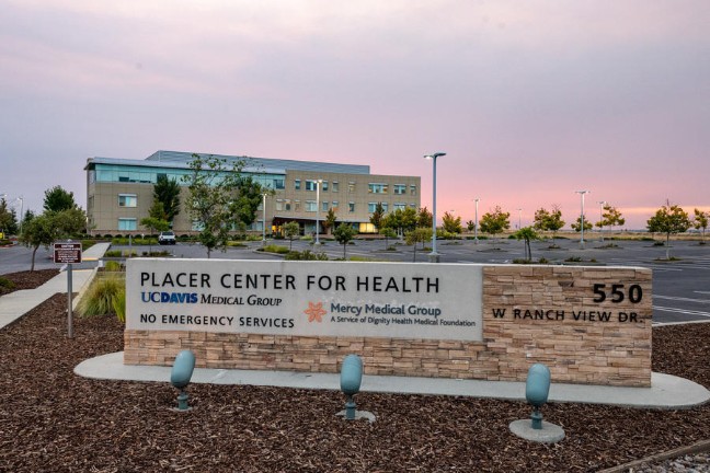 Exterior front view of Family Medicine & Specialty Care - Mercy Medical Group - Rocklin, CA