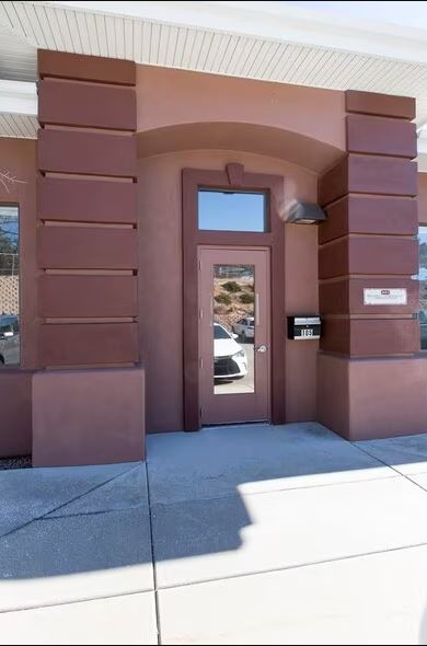 Exterior front view of Dignity Health, Yavapai Regional Medical Group, Pulmonology and Infectious Disease