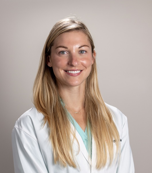 Portrait of Maria Hwang, DO